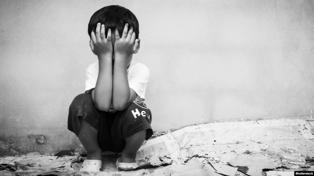 بسبب حنان ورضى.. مَغاربة يطالبون بتنفيذ "الإعدام" لِمُغتصبي الأطفال