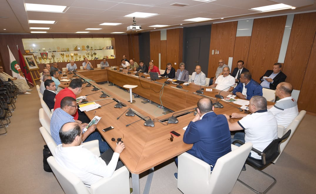 بعد "نكسة" القاهرة.. الجامعة تجمع رؤساء الأندية لتشخيص داء الكُرة