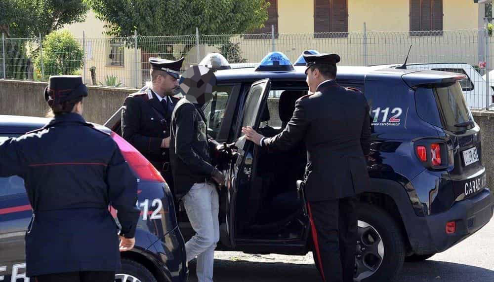 روما.. القبض على ثلاثة مغاربة بحوزتهم 40 كيلوغرام من الحشيش