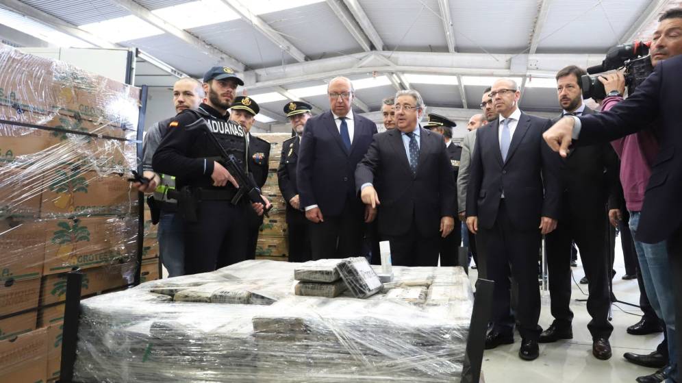  تعاون أمني دولي يُطيح بشبكة مُسلحة لتهريب المخدرات من المغرب 