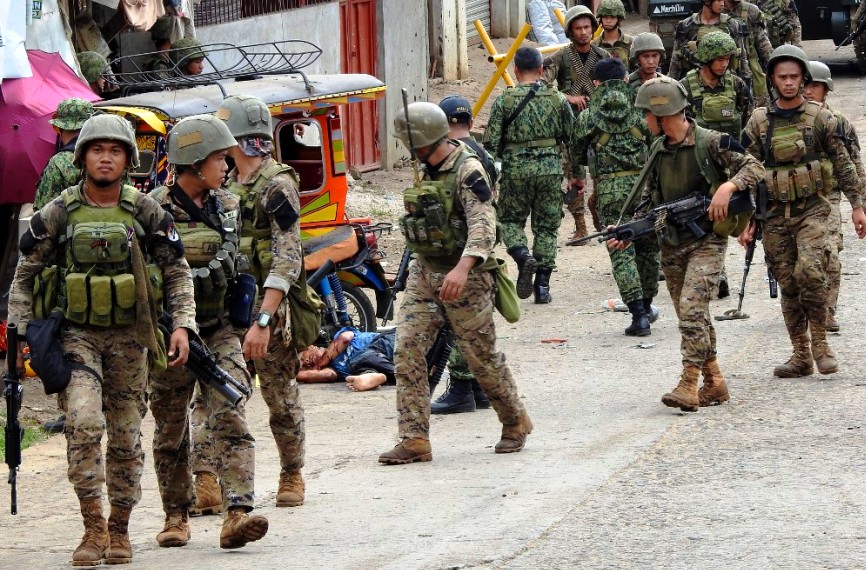 الفلبين: الاشتباه في "جهادي" مغربي وراء تفجير مُعسكر للجيش