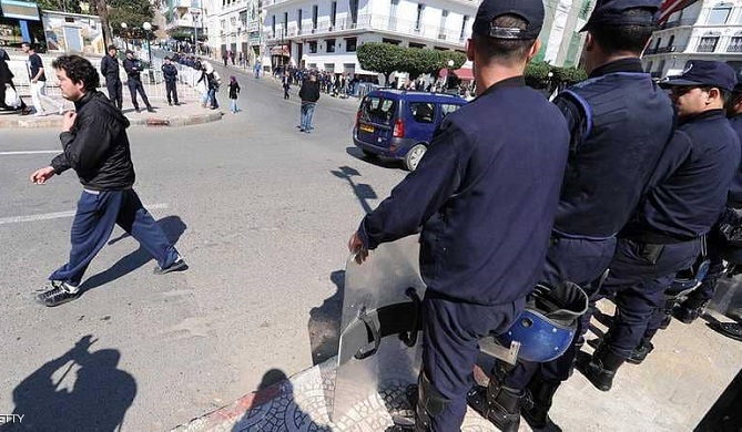  مدير الأمن الجزائري السابق خلف القضبان 
