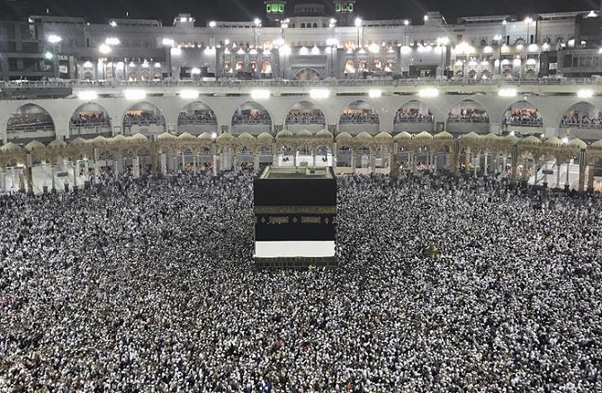 توديع حجاج المضيق المتوجهين إلى الديار المقدسة