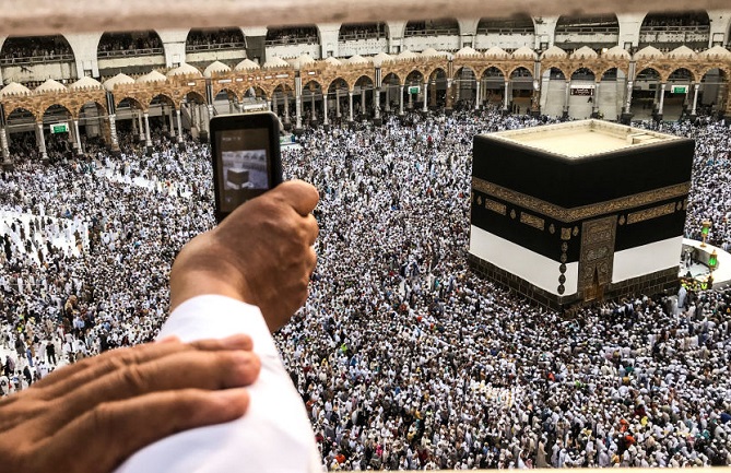  السعودية تبدأ استقبال طلبات تأشيرات العمرة 