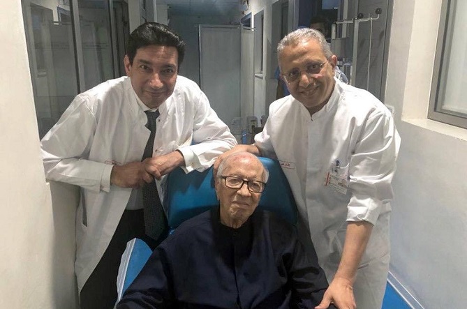 السبسي يغادر المستشفى إثر تعافيه من وعكة صحية