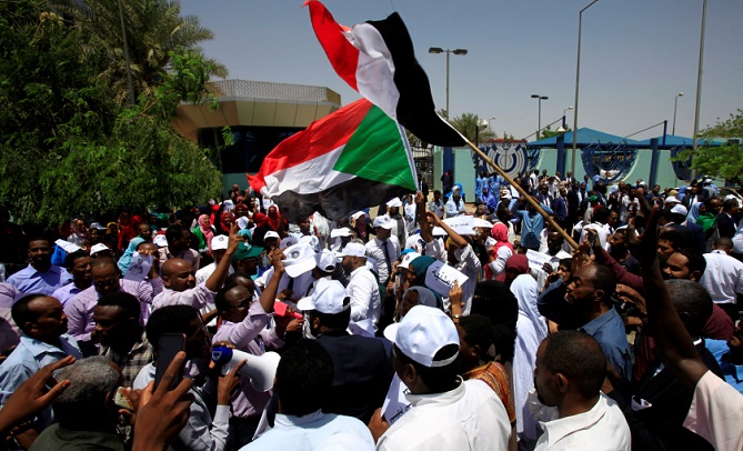  طرق جديدة بالسودان لحشد الجماهير 