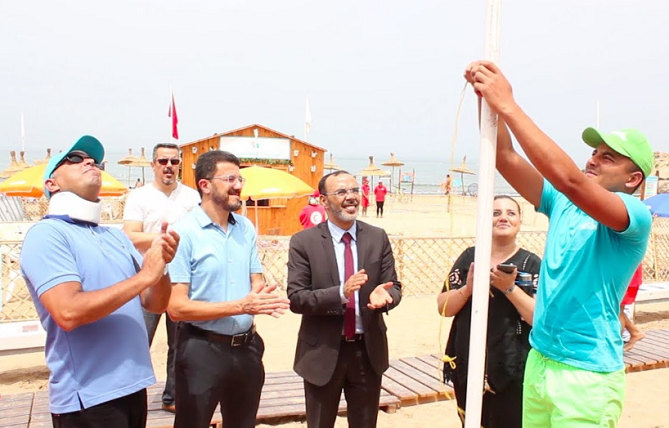 شاطئ "باقاسم" بطنجة يرفع اللواء الأزرق