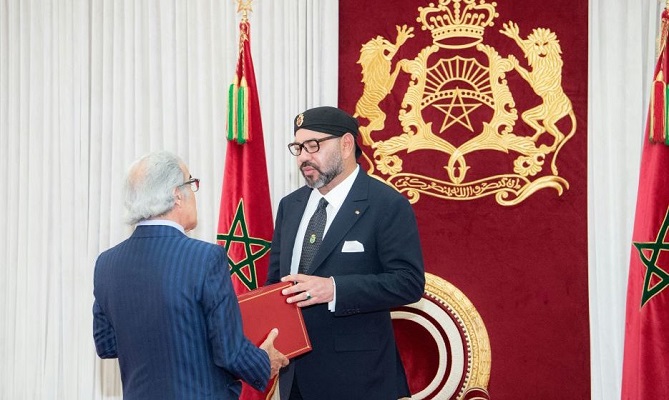 الملك محمد السادس يستقبل والي بنك المغرب