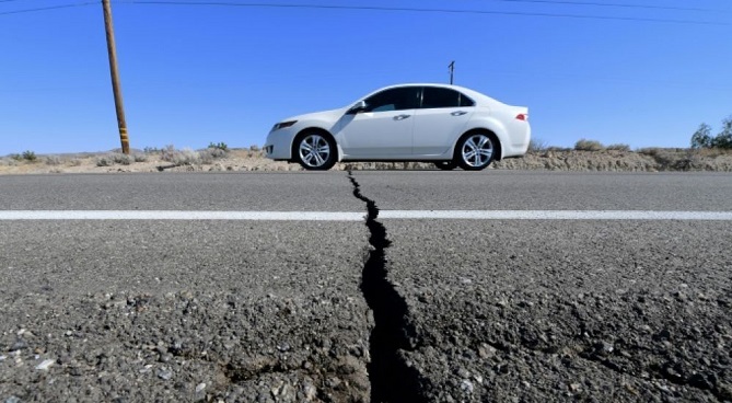 زلزال بقوة 7,1 درجات يضرب كاليفورنيا