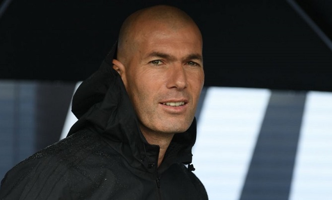  لأمر طارئ.. زيدان يغادر معسكر الريال 