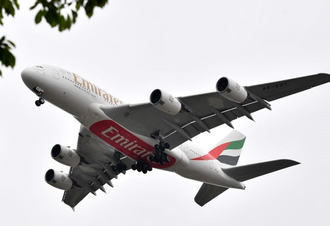  رحلة رعب على متن طائرة إماراتية 'فيديو' 