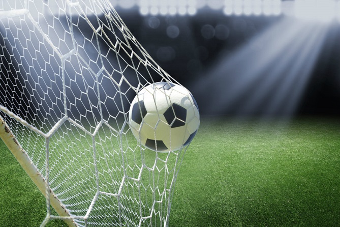 تظاهرة رياضية كروية بالناظور لفائدة الأطفال