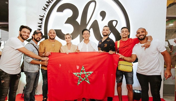 "طوفان بشري" في افتتاح مطعم "زعيتر"