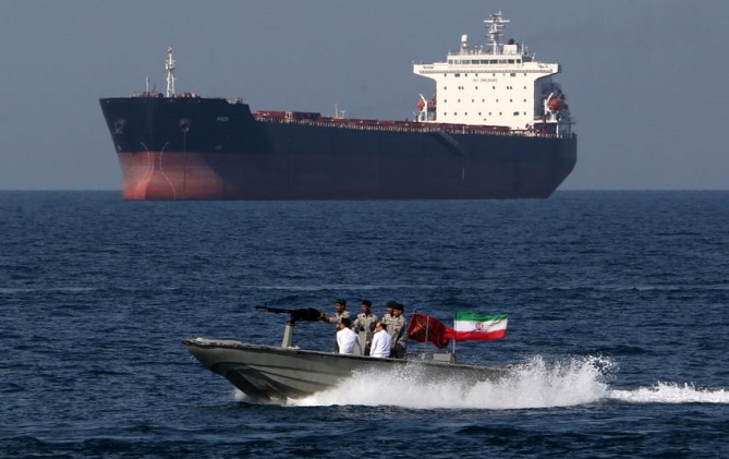 بريطانيا تؤكد محاولة إعاقة ناقلتها في هرمز