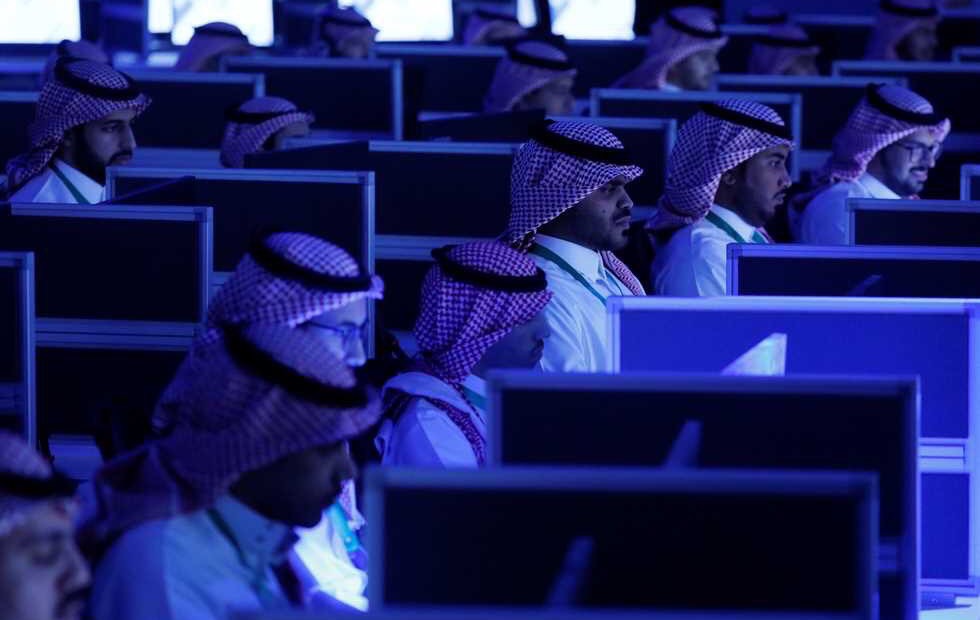  "فيسبوك" يُغلق صفحات "ذباب" السعودية والإمارات بعضها استهدف المغرب 