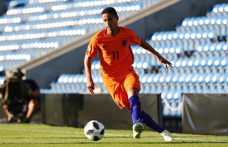  هولندا تبعثر أوراق الـFRMF بعد استدعاء احتارين إلى "الأولمبي" البرتقالي 