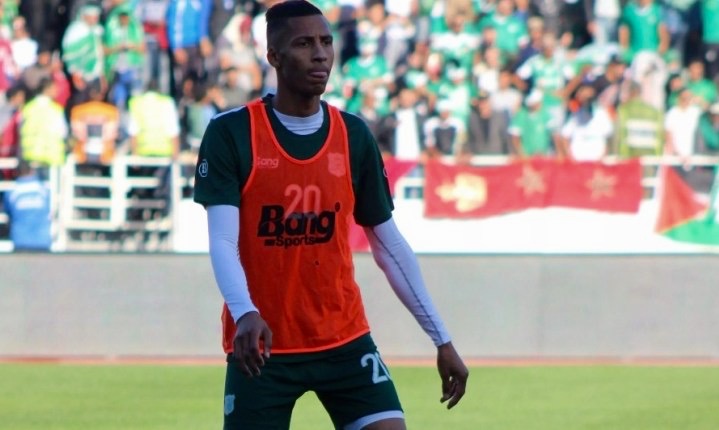 الرجاء يعيد فتح باب المفاوضات مع الدفاع الجديدي لضم المدافع مروان هدهودي