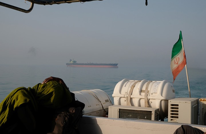 إيران تحتجز ناقلة أجنبية في الخليج كانت "تهرب" الوقود لدول عربية