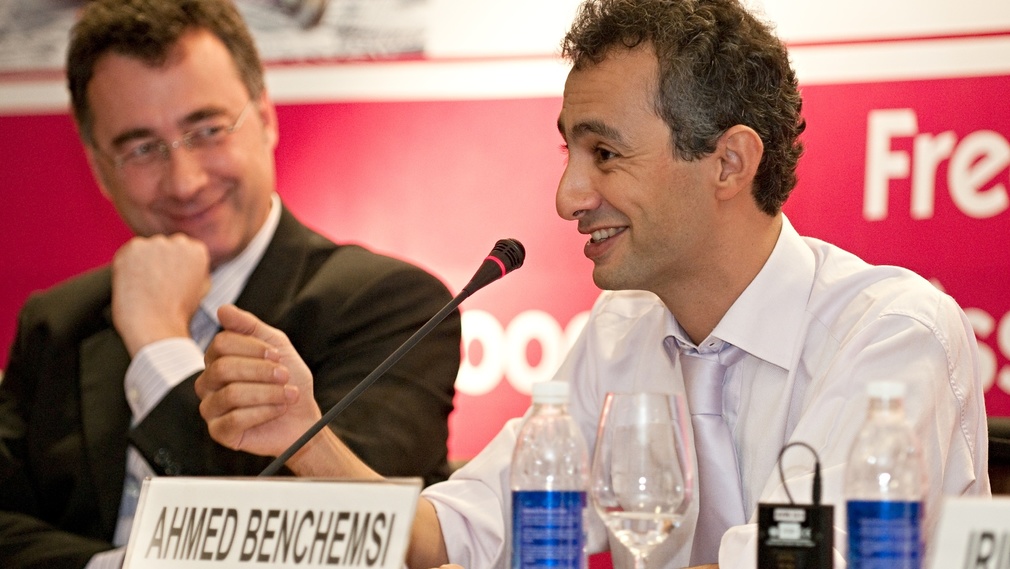  "HRW" تكشف تفاصيل احتجاز بن شمسي في الجزائر والعنف الذي تعرض له 