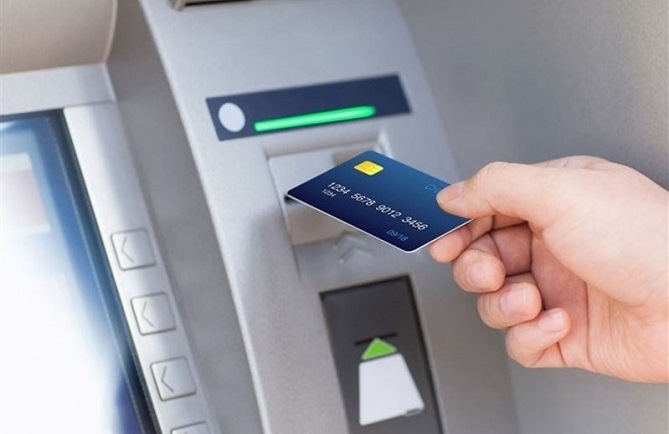 نقابة الأبناك تدعو المواطنين لسحب الأموال قبل السبت