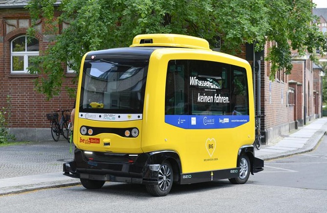 برلين تختبر أول حافلة ذاتية القيادة في النقل العام