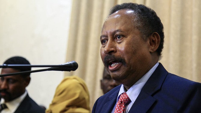  رئيس وزراء السودان: "إنهاء الحرب أولويتنا" 