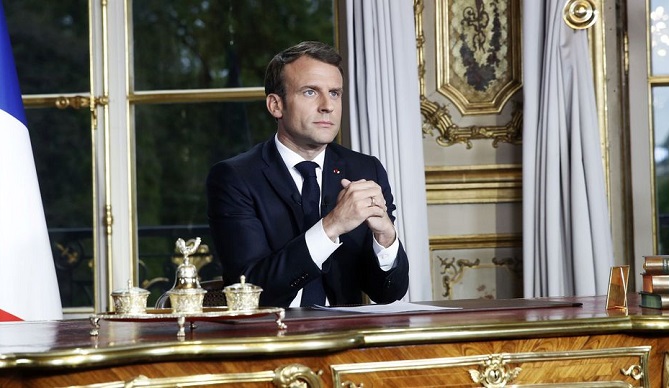 الرئيس الفرنسي يقرر التنازل سلفاً عن معاشه التقاعدي