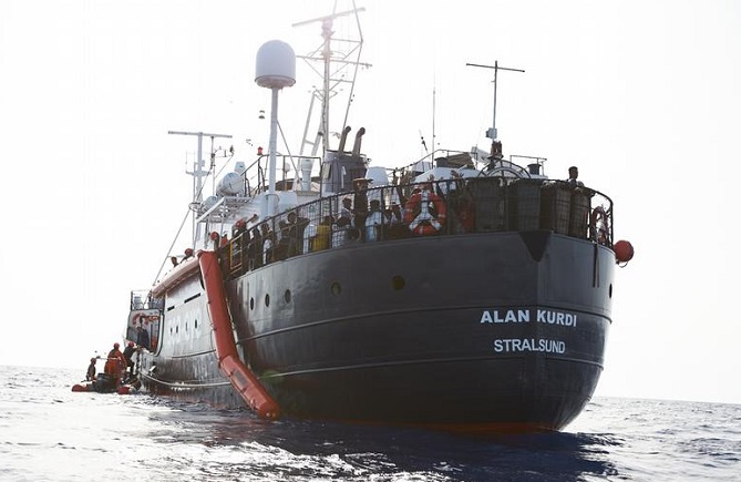  إيطاليا: سنصادر أي سفينة إنقاذ تدخل مياهنا 