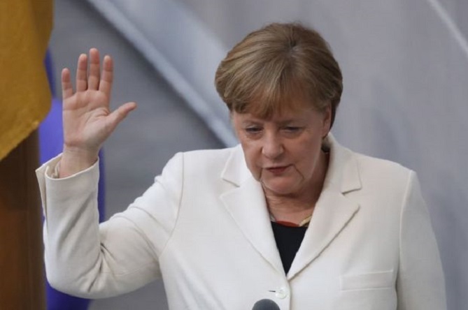 ميركل: "مستعدون لـ"بريكسيت" دون اتفاق"