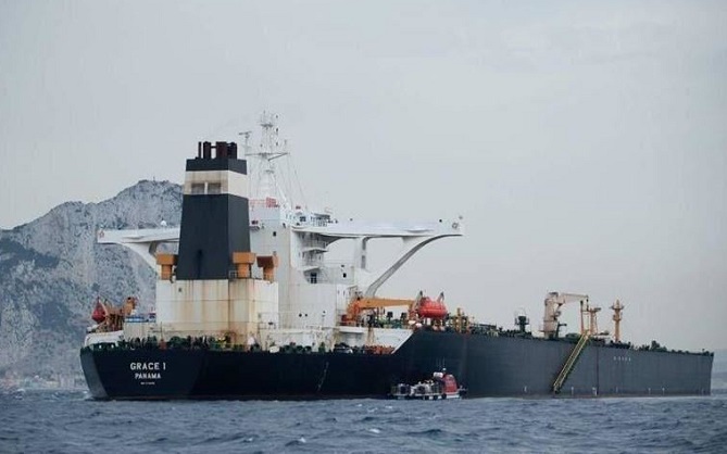 الناقلة الإيرانية تتجه لليونان بعد مغادرتها جبل طارق