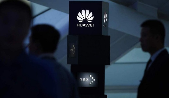 مهلة جديدة لهواوي للتعامل مع مرودين أمريكيين