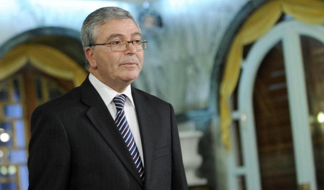 وزير الدفاع التونسي يعلن ترشحه لانتخابات الرئاسة