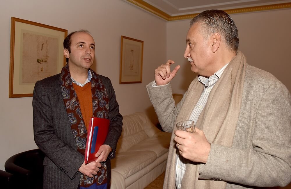 وزارة الصحة.. "الدجاجة الانتخابية" التي يَتهافت عليها زعماء "الأحزاب"