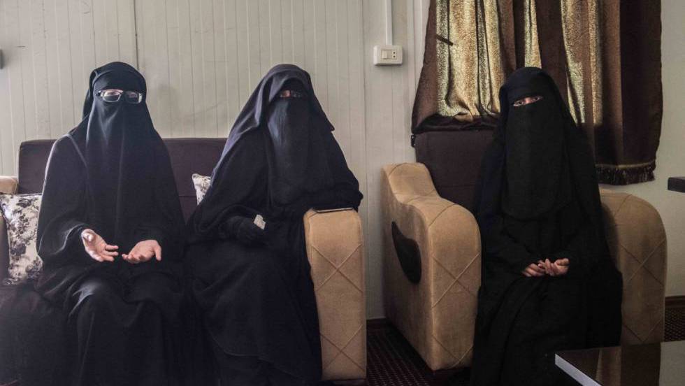  إحداهن مغربية.. إسبانيا تُصدر مذكرة اعتقال في حق 4 منتميات لـ"داعش" 