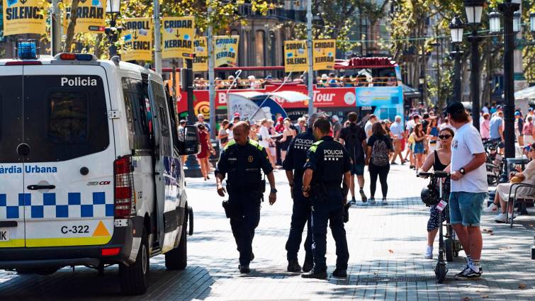 جَرائم "النشل" والسرقة تربك جاذبية السياحة في برشلونة