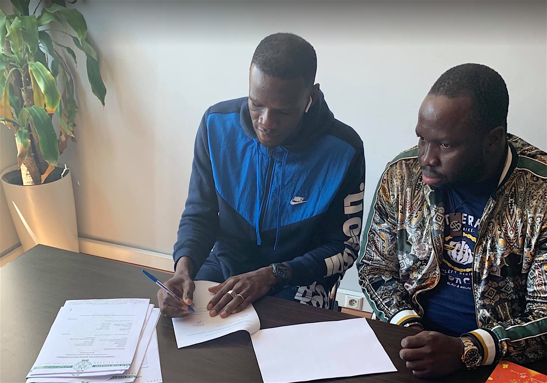 "مُؤخر طلاق" المدافع المالي كوليبالي يُكلف خزينة الرجاء 100 مليون سنتيم