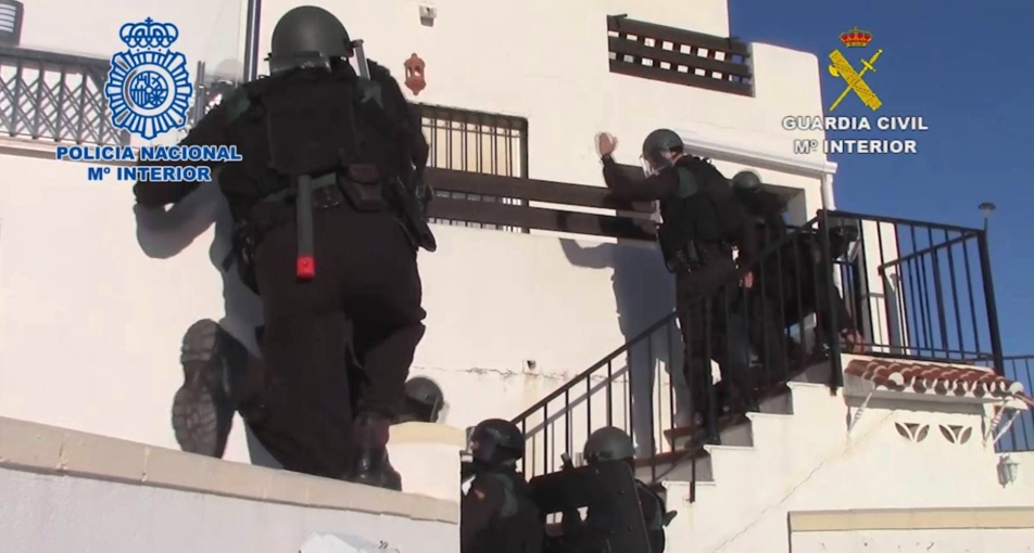  إسبانيا تُطيح أخيرا بشبكة "ميسي" المتخصصة في تهريب الحشيش المغربي 