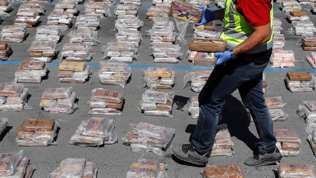 خرج من المغرب في اتجاه هولندا.. الشرطة الإسبانية تكتشف "منجما" من الكوكايين