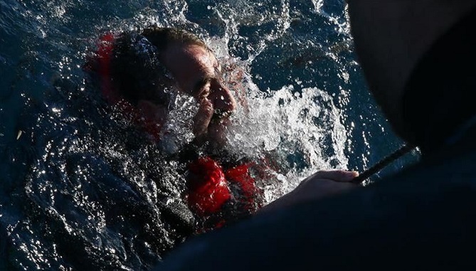 إنقاذ 126 مهاجر غير نظامي قبالة السواحل الليبية