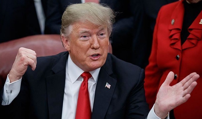 ترامب يعلن فرض عقوبات على البنك الوطني الإيراني