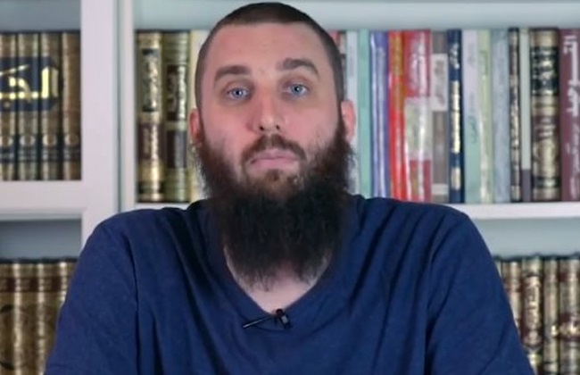  حفيد ملك السويد يلقي محاضرات بالمسجد النبوي 