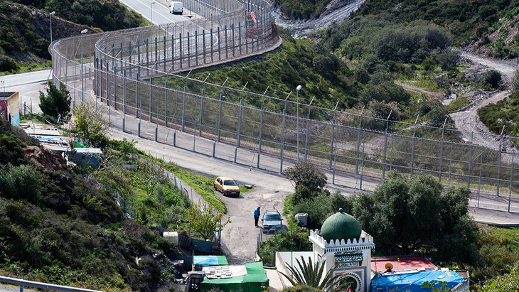  الفاتيكان يرد على دعوى "فوكس" فصل سبتة ومليلية عن المغرب بالإسمنت المسلح 