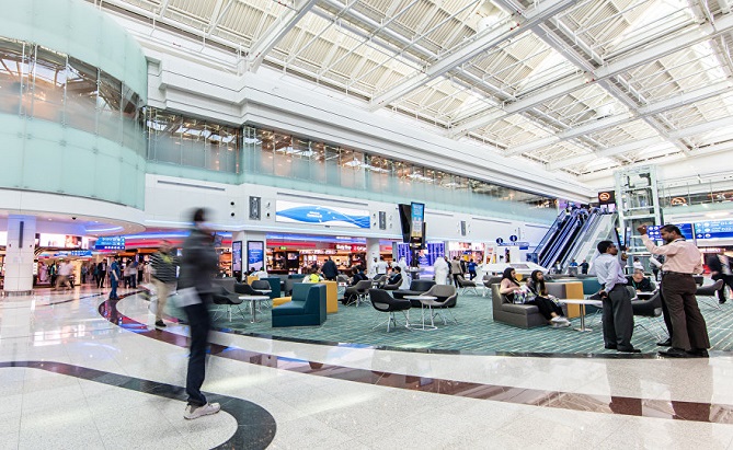  "طائرات مسيرة" قرب مطار دبي توقف الرحلات الجوية 