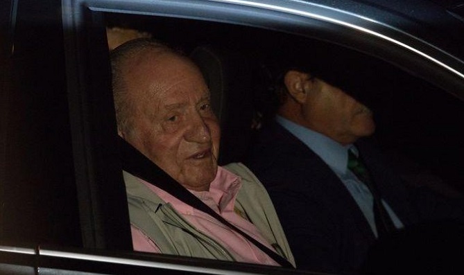  ملك إسبانيا السابق يُغادر المستشفى بعد عملية جراحية 