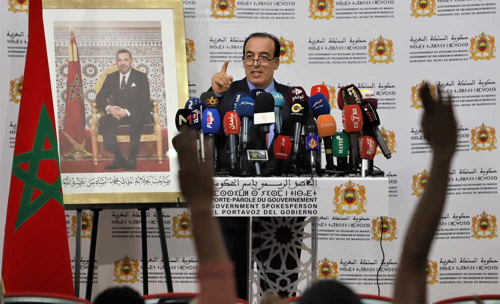 حسن عبيابة.. الناطق بإسم حكومة "الكفاءات" يَهرب من أسئلة الصحافيين