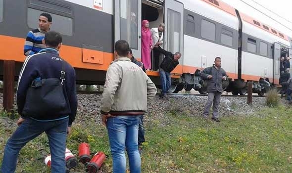  حجارة مجهولين وعطل مفاجىء يتحالفان ضد مسافري قطار قادم من مراكش 