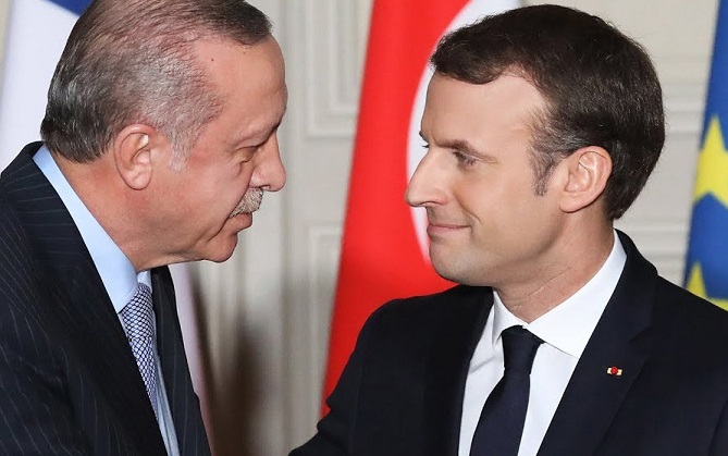 فرنسا تستعيد 11 مشتبها بأنهم متشددون من تركيا