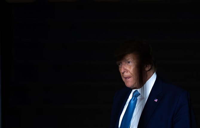 الديمقراطيون يوجهون اتهامات رسمية لدونالد ترامب