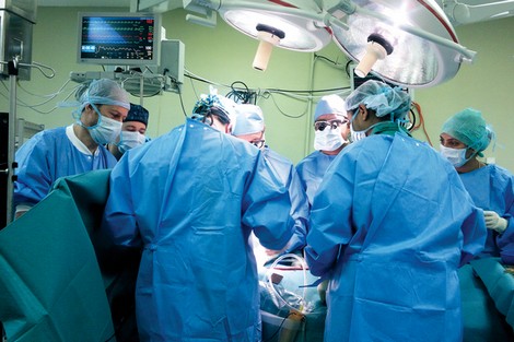  لأول مرة.. استئصال كلية بتقنية "المنظار" بكلميم 