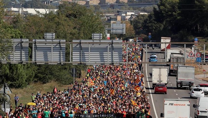  نصف مليون كاتالوني في الشارع للمطالبة بـ"الاستقلال" 
